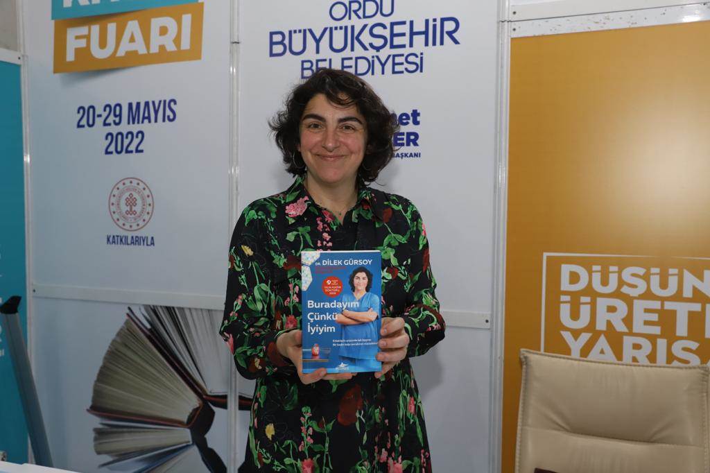 KİTAP FUARI DÜNYACA ÜNLÜ KALP CERRAHI GÜRSOY’U AĞIRLADI